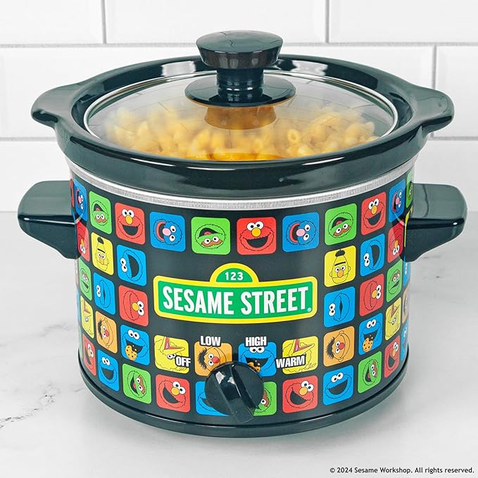 Uncanny Brands Sesame Street 2qt Slow Cooker - Cook With All Your Favorite Sesame Street Characters