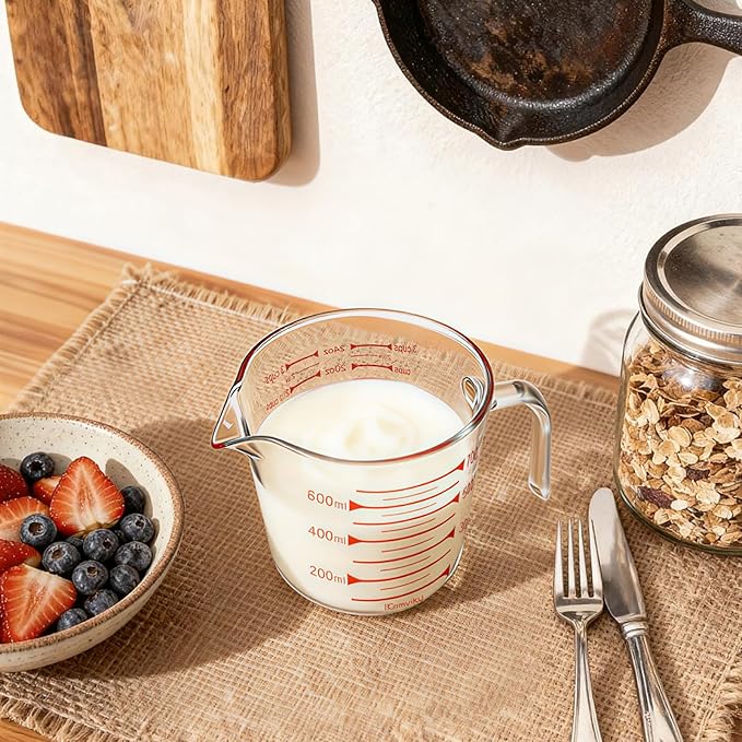 BCnmviku Glass Measuring Cups High Borosilicate [Insulated Handle | V-Shaped Spout]For Prepping Baking and Cooking Preheated Oven Dishwasher Freezer and Microwave Safe (700ml)