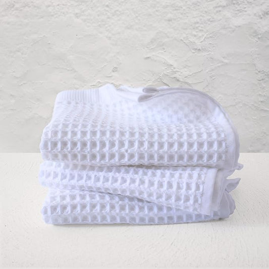 PÜSKÜL Organic Waffle Hand & Kitchen Towel 100% Turkish Cotton Set of 3 White - Premium Hotel Quality, Soft, Quick-Dry, Absorbent, Lint-Free Hand Towels 32X16 Inches (3, White)