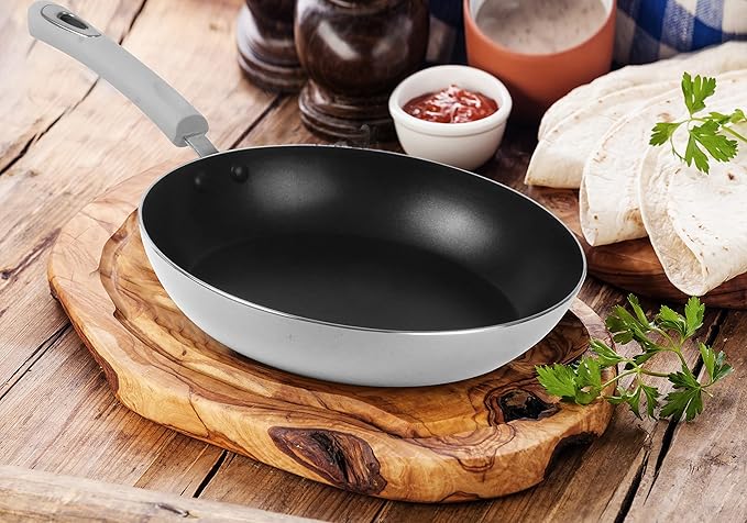 Utopia Kitchen Nonstick Cookware 3 Piece Set, Non-Stick Frying Pans with Induction Bottom, 8, 9.5 & 11 Inches Frying Pans with Bakelite Handles, PFOA Free, Silver & Black