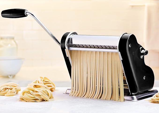 PASTALINDAClassic 200 Pasta Maker Machine, 20 cm Wide Rollers, 9 Thickness Positions, 2 Cutting Positions, Stainless Steel. Includes Reinforced Hand Crank And Two Clamps (Black)