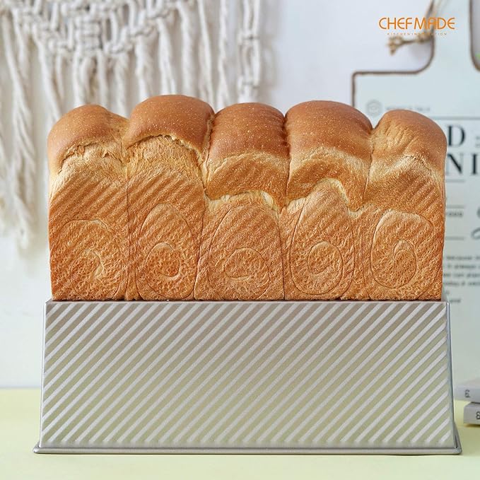 CHEFMADE Commercial Pullman Loaf Pan with Lid, 2.2Lb Dough Capacity Non-Stick Rectangle Corrugated Carbon Steel Bread Toast Mold with Cover for Baking Bread (Champagne Gold)
