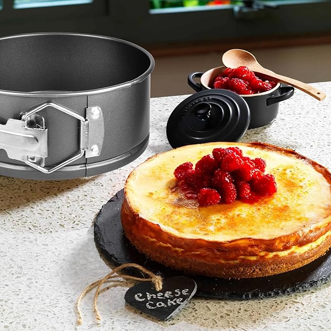 4 Pcs 6 Inch Springform Pan, Non Stick Round Cake Pans with Removable Bottom, Carbon Steel Cheesecake Pan, Spring Form Pan Cake Mold for Baking Kitchens Restaurant (Black)