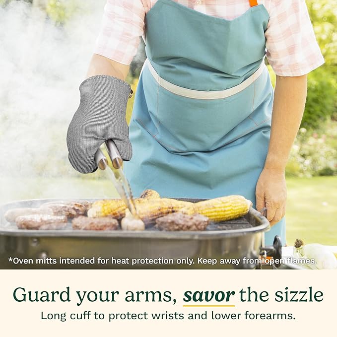 Cuisinart Heritage Kitchen Oven Mitts – Heat-Resistant Kitchen Mitts for Oven with Non-Slip Neoprene Palm, Long Cuff, and Cotton Filling – Durable Oven Gloves for Cooking, Baking, & Grilling