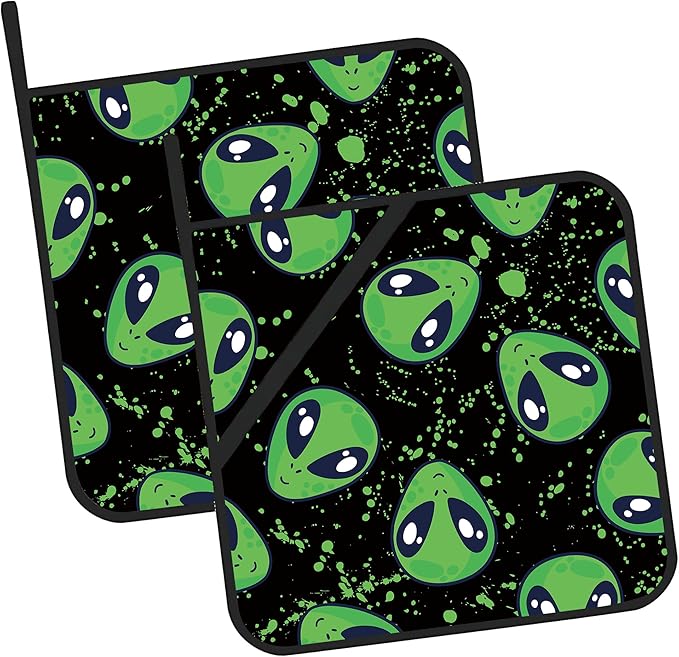 Green Alien Pot Holders 2 PCS for Kitchen, Heat Resistant Hot Pads for Cooking Grilling Baking BBQ, Pot Holders for Women Cook Essentials Accessories Home Microwave