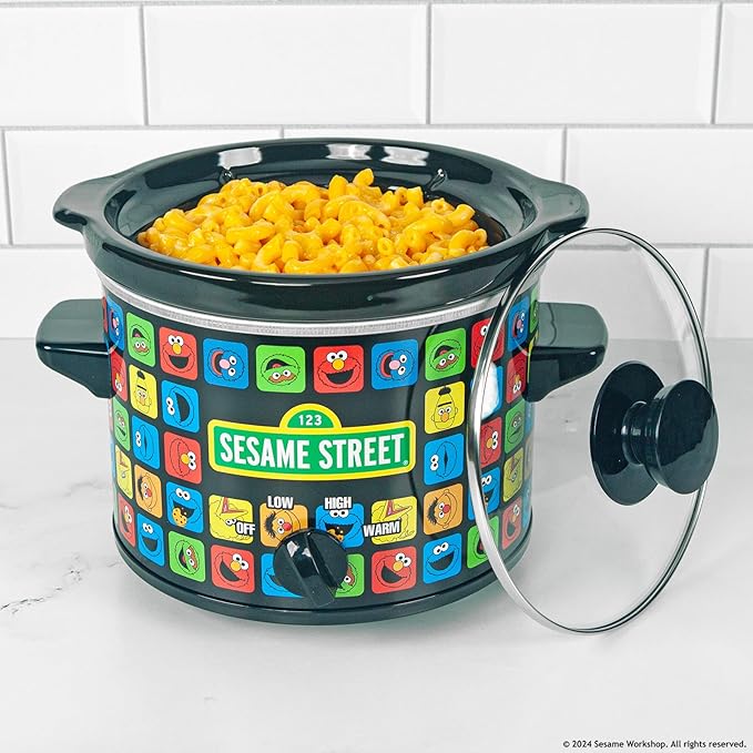 Uncanny Brands Sesame Street 2qt Slow Cooker - Cook With All Your Favorite Sesame Street Characters