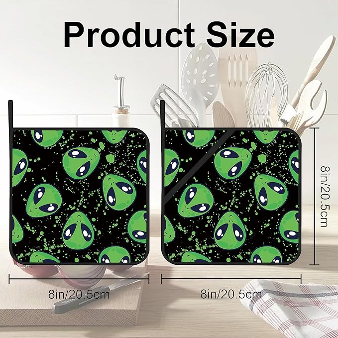Green Alien Pot Holders 2 PCS for Kitchen, Heat Resistant Hot Pads for Cooking Grilling Baking BBQ, Pot Holders for Women Cook Essentials Accessories Home Microwave