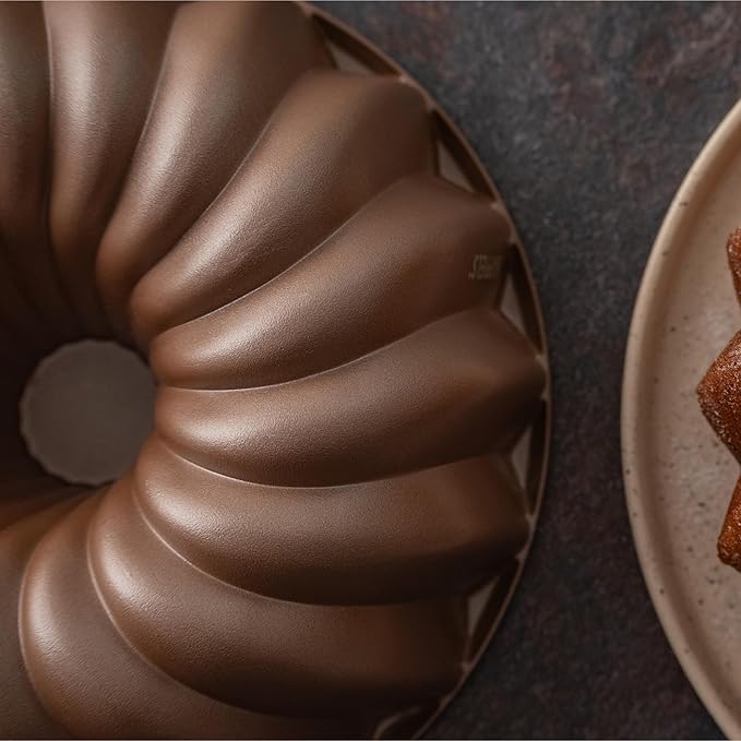 10 Cup Fluted Tube Cake Pan Nonstick, PFOA Free Fluted Cake Pan for Baking, Pound Cake Mold for Oven, Cake Molds And Cake Pans, Tube Mold, Pound Tin (Classic)