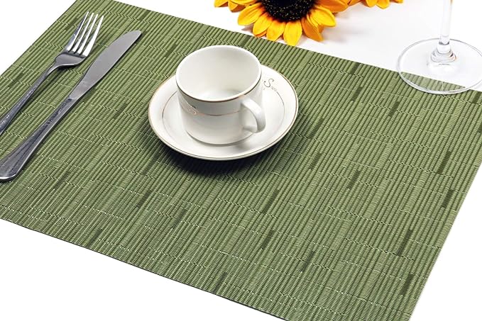 SHACOS Placemats Set of 6 Woven Vinyl Place Mats for Dining Table Wipe Clean Non Slip Christmas Table Mats (6, Olive Green)
