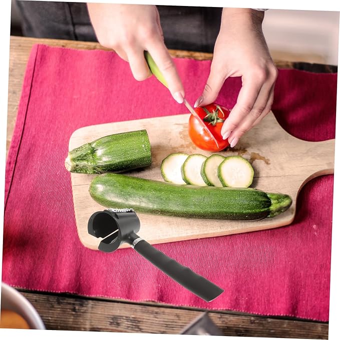 Multi-functional Vegetable Peeler Slicer Carrot Curler Kitchen Fruit Grater Tool for Potato Cucumber Apple Pear with Wear-resistant Material Compact Design