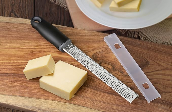 New Star Foodservice 7006834 Stainless Steel Classic Zester/Grater with Plastic Handle