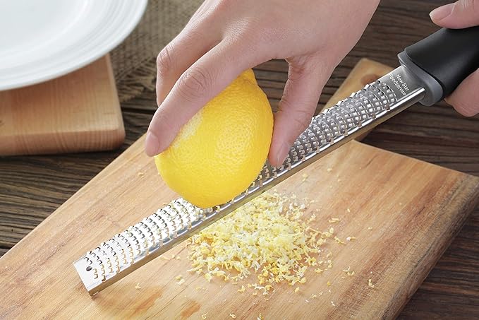 New Star Foodservice 7006834 Stainless Steel Classic Zester/Grater with Plastic Handle