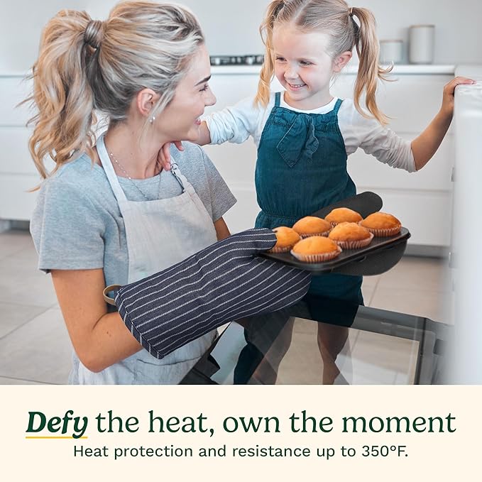 Cuisinart Heritage Kitchen Oven Mitts – Heat-Resistant Mitts for Oven with Non-Slip Neoprene Palm, Long Cuff, and Cotton Filling – Durable Oven Gloves for Cooking, Baking & Grilling (Denim Pinstripe)