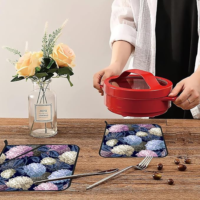 Hydrangeas in Wild Pot Holders Set of 2 Heat Resistant & Non Slip Potholders, Oven Hot Pads for Kitchen Cooking Baking Barbecue