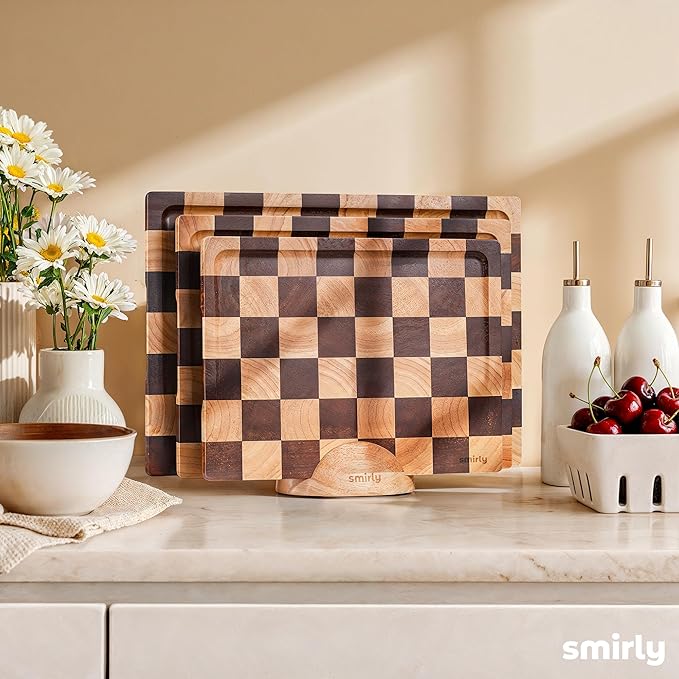 SMIRLY Wood Cutting Boards for Kitchen Wooden Chopping Board Set Reversible with Deep Juice Grooves Grip Handles, Large Charcuterie Tray for Home Kitchen, Rubber Wood, 3Pcs with Holder