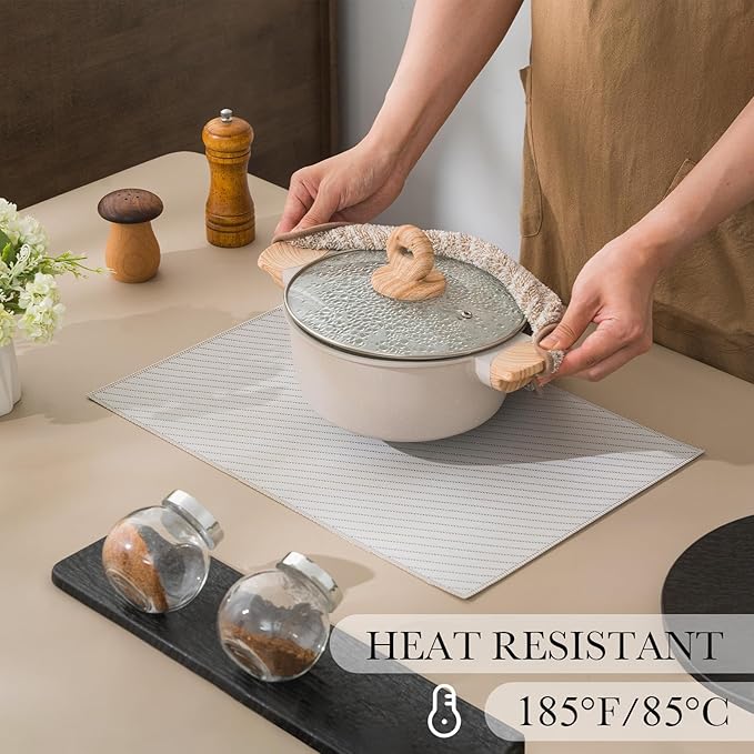 BACKTOEDEN Placemats Set of 8 Heat Resistant Washable Wipeable Placemat Woven Non-Slip Foldable Vinyl/Plastic Place Mats Indoor/Outdoor Mat Kitchen Dining Table Pad, Light Gray Twill