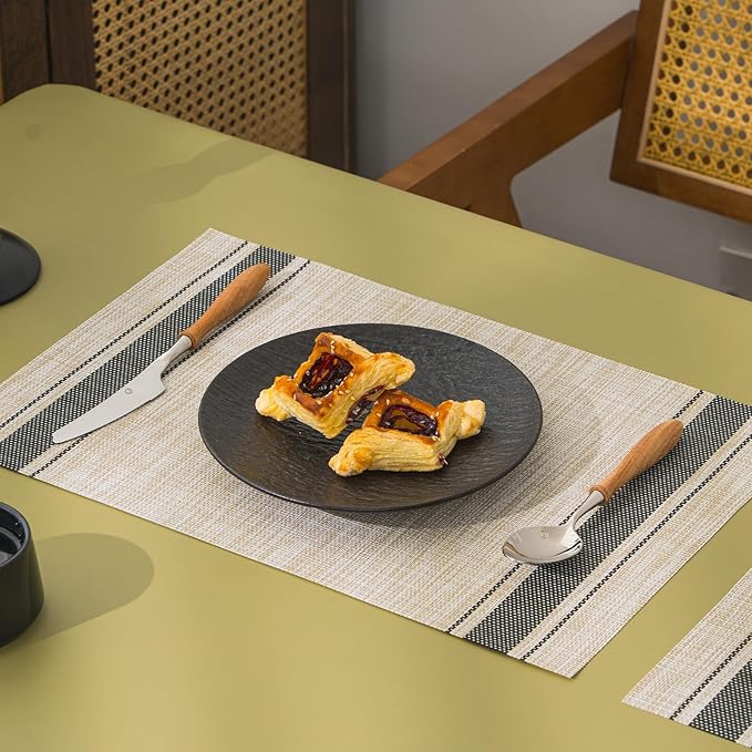 BACKTOEDEN Placemats Set of 6 Heat Resistant Washable Wipeable Placemat Woven Non-Slip Foldable Vinyl/Plastic Place Mats Indoor/Outdoor Mat Kitchen Dining Table Pad, Black Skyline