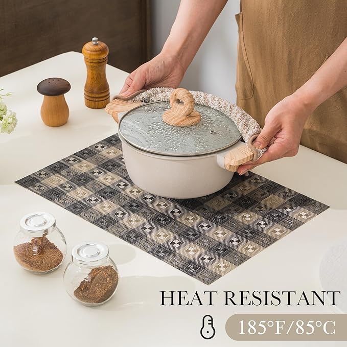 BACKTOEDEN Placemats Set of 6 Heat Resistant Washable Wipeable Placemat Woven Non-Slip Foldable Vinyl/Plastic Place Mats Indoor/Outdoor Mat Kitchen Dining Table Pad, Black Checkered