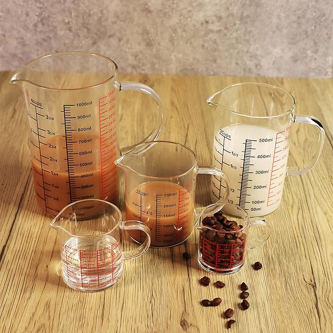 Glass Measuring Cup-[Insulated handle | V-Shaped Spout]-Made of High Borosilicate Glass Measuring Cup for Kitchen or Restaurant, Easy to Read, 500 ML (16 Oz, 2 Cup)