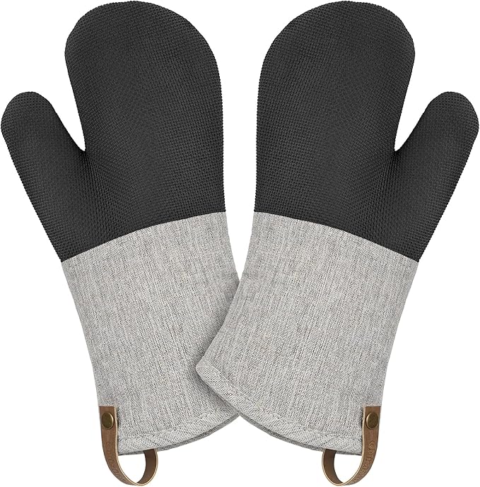 Cuisinart Heritage Kitchen Oven Mitts – Heat-Resistant Mitts for Oven with Non-Slip Neoprene Palm, Long Cuff, and Cotton Filling – Durable Oven Gloves for Cooking, Baking & Grilling (Textured Gray)