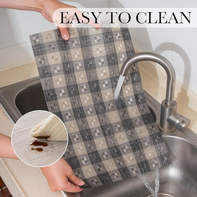 BACKTOEDEN Placemats Set of 8 Heat Resistant Washable Wipeable Placemat Woven Non-Slip Foldable Vinyl/Plastic Place Mats Indoor/Outdoor Mat Kitchen Dining Table Pad, Black Checkered