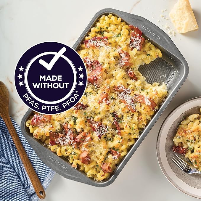 Circulon Total Nonstick Bakeware Set with Nonstick Bread Pan, Cookie Sheet, Baking Pan, Baking Sheet, Cake Pan and Muffin/Cupcake Pan - 10 Piece, Gray