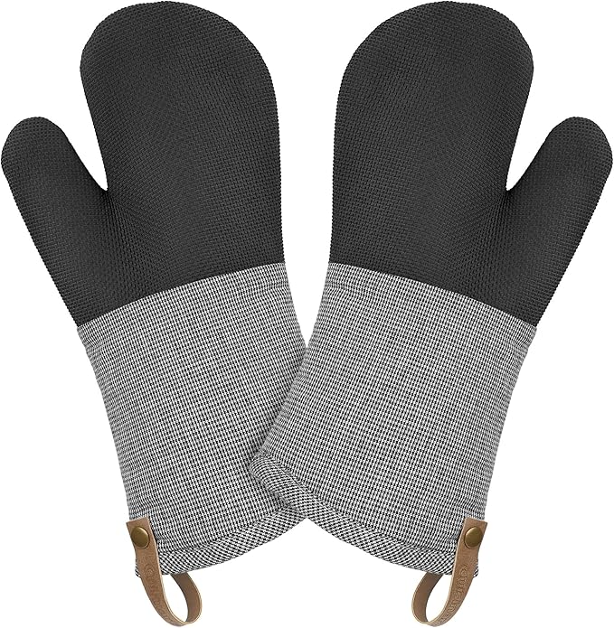 Cuisinart Heritage Kitchen Oven Mitts – Heat-Resistant Kitchen Mitts for Oven with Non-Slip Neoprene Palm, Long Cuff, and Cotton Filling – Durable Oven Gloves for Cooking, Baking, & Grilling