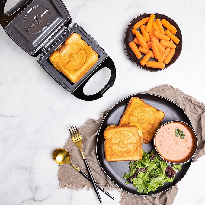 Uncanny Brands Pokémon Pokéball Single Cheese Sandwich Maker - Pokémon Kitchen Appliance