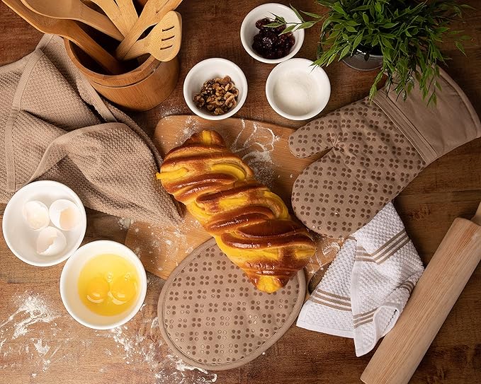 Sticky Toffee Oven Mitt and Pot Holder Set of 3 – Tan Kitchen Hot Pads and Mitts with Non-Slip Silicone Grip, 100% Cotton Shell, Oeko-Tex Cotton