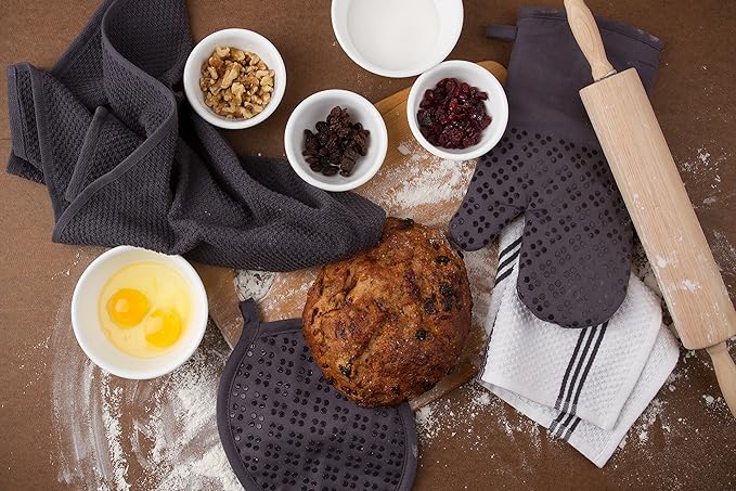 Sticky Toffee Oven Mitt and Pot Holder Set of 3 – Gray Non-Slip Kitchen Hot Pads and Mitts with Silicone Grip, 100% Cotton Shell, Oeko-Tex Cotton